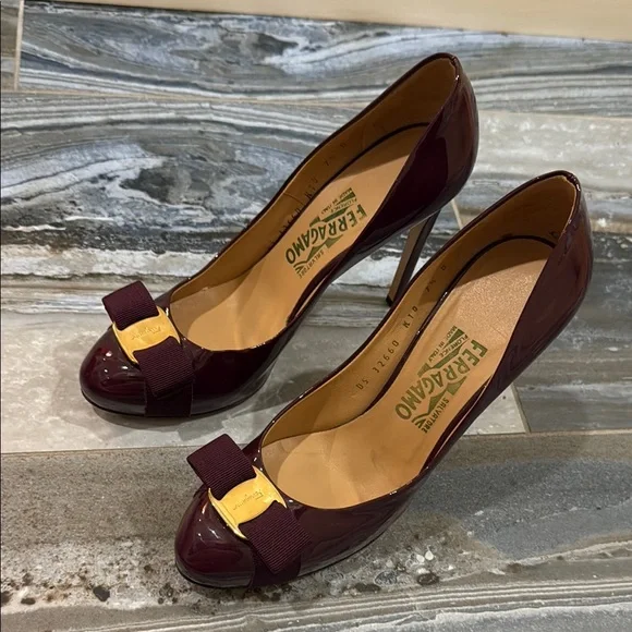 Salvatore Ferragamo Size 7.5 B Burgundy Patent Leather Pumps - Picture 3 of 17